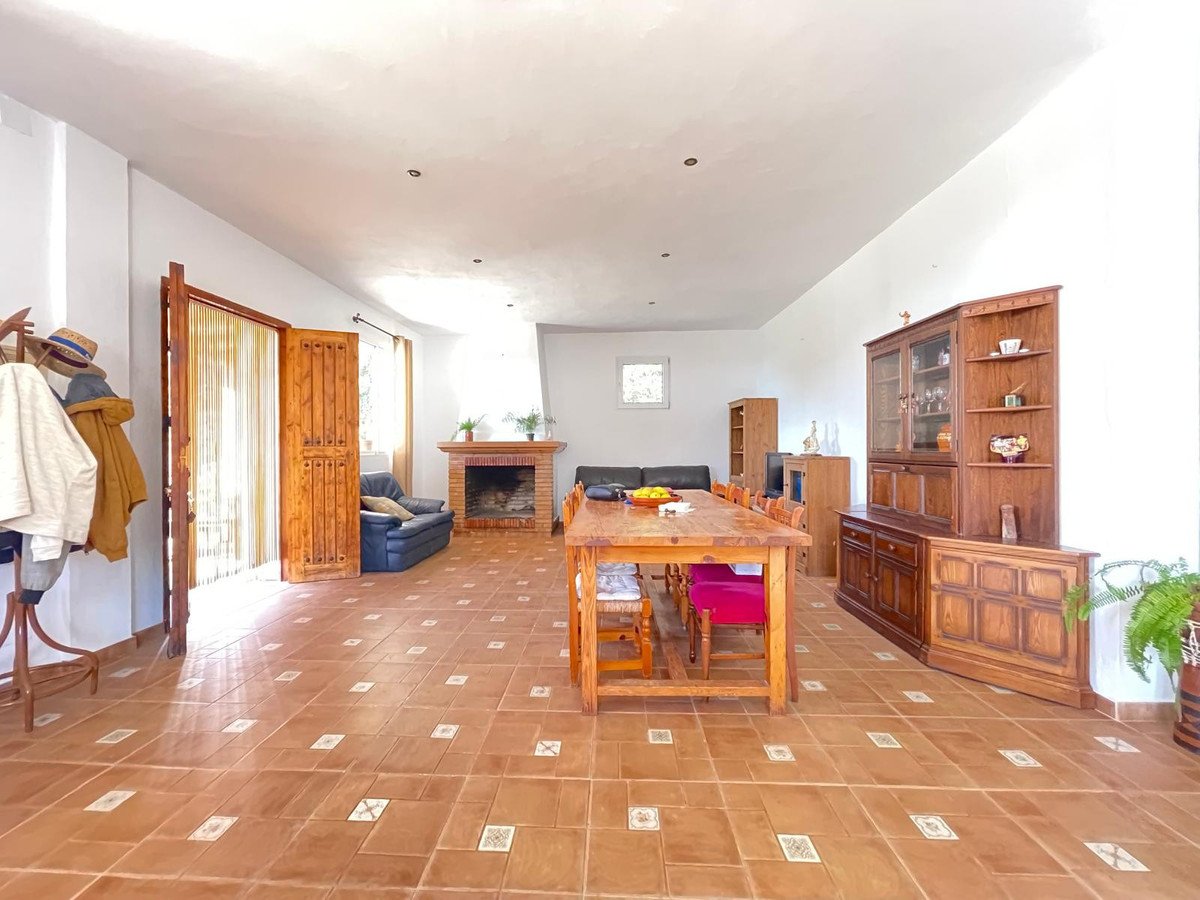 3 Bed Farm in Estepona