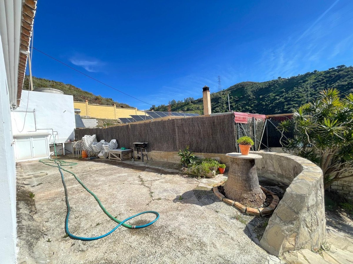 3 Bed Farm in Estepona