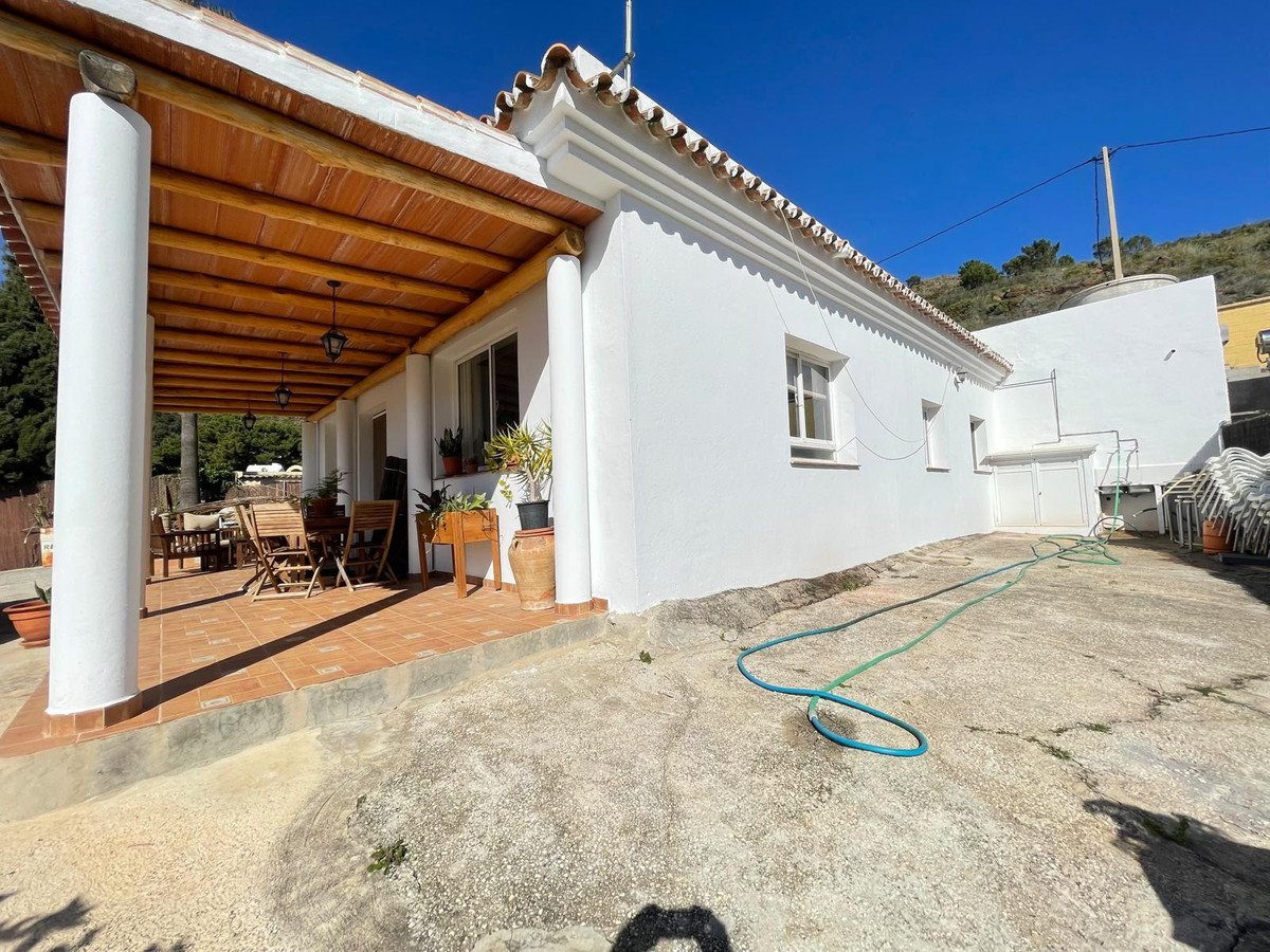 3 Bed Farm in Estepona