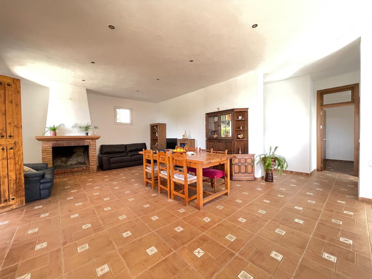 3 Bed Farm in Estepona