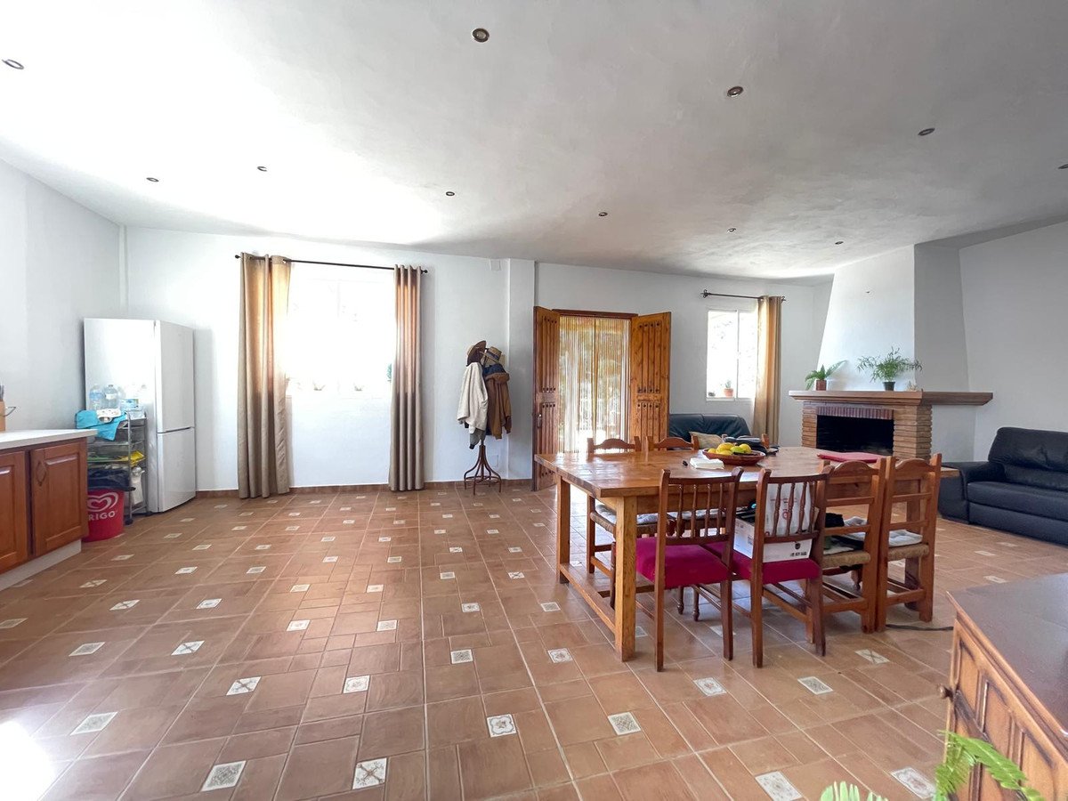3 Bed Farm in Estepona