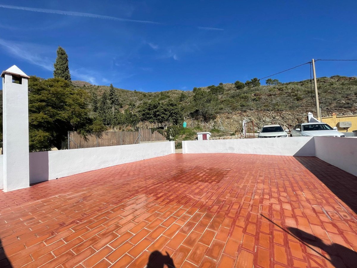 3 Bed Farm in Estepona