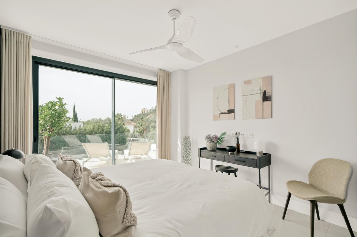 2 Bed Middle Floor Apartment in La Quinta