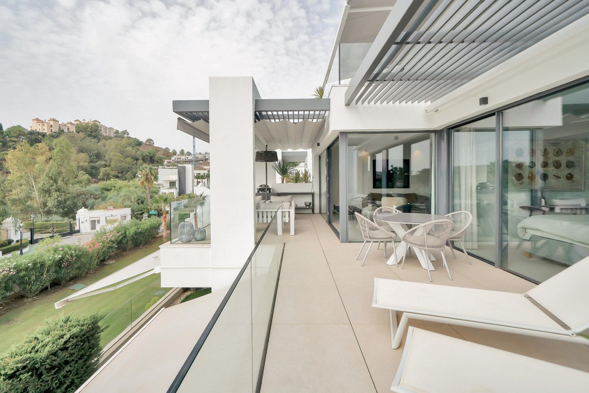 2 Bed Middle Floor Apartment in La Quinta
