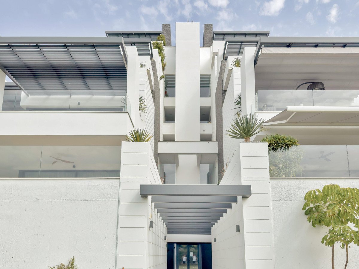 2 Bed Middle Floor Apartment in La Quinta