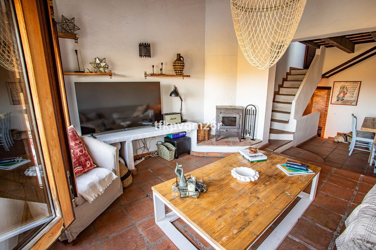 2 Bed Townhouse in Jimena de la Frontera