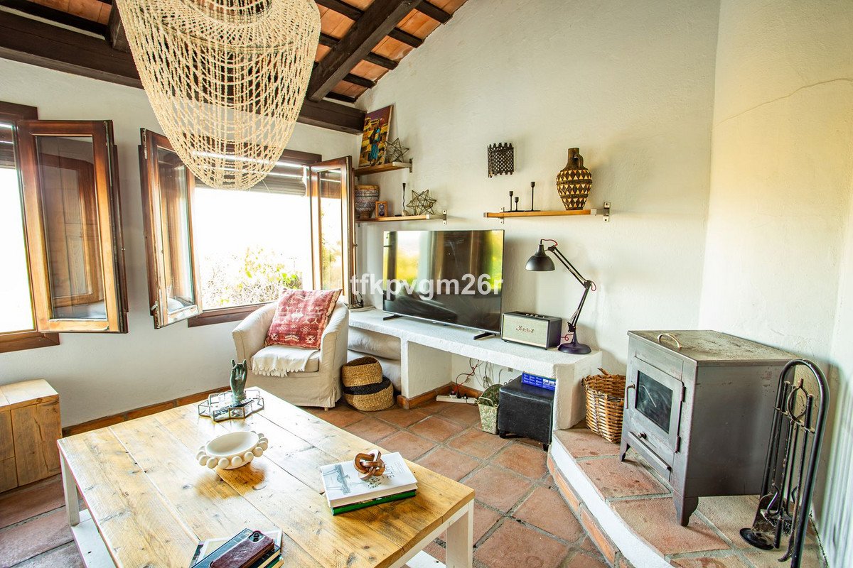 2 Bed Townhouse in Jimena de la Frontera