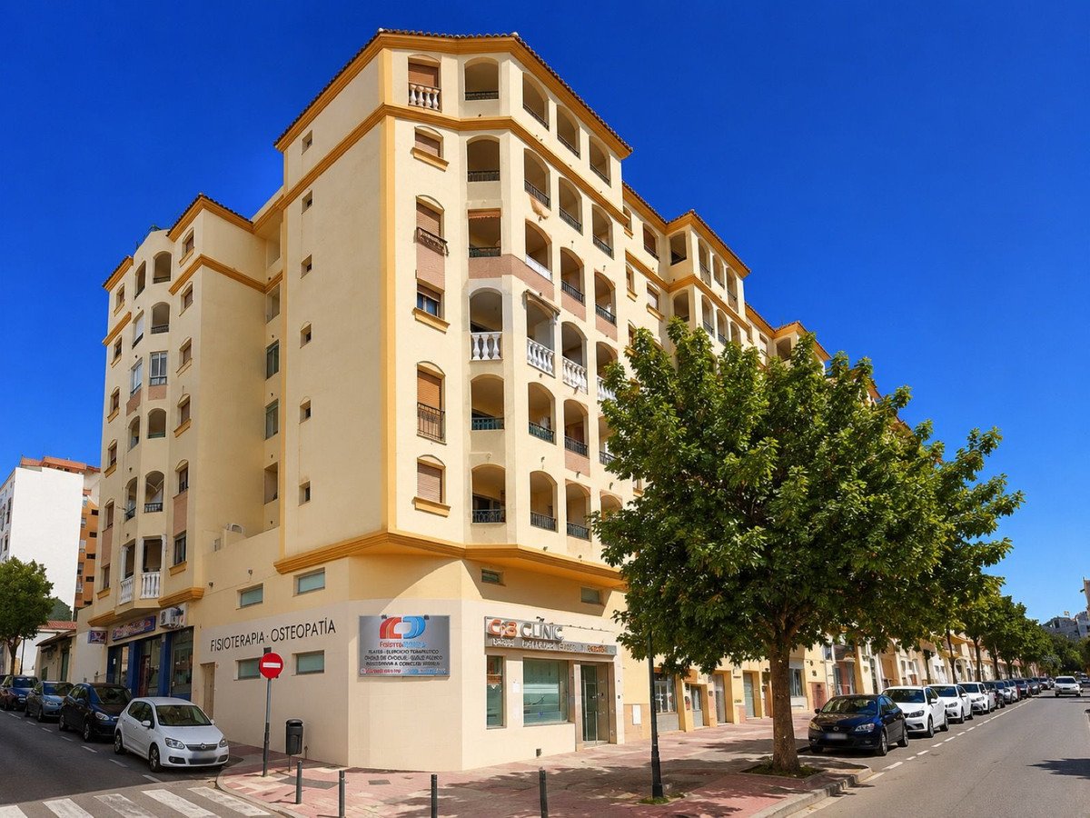 3 Bed Middle Floor Apartment in Marbella