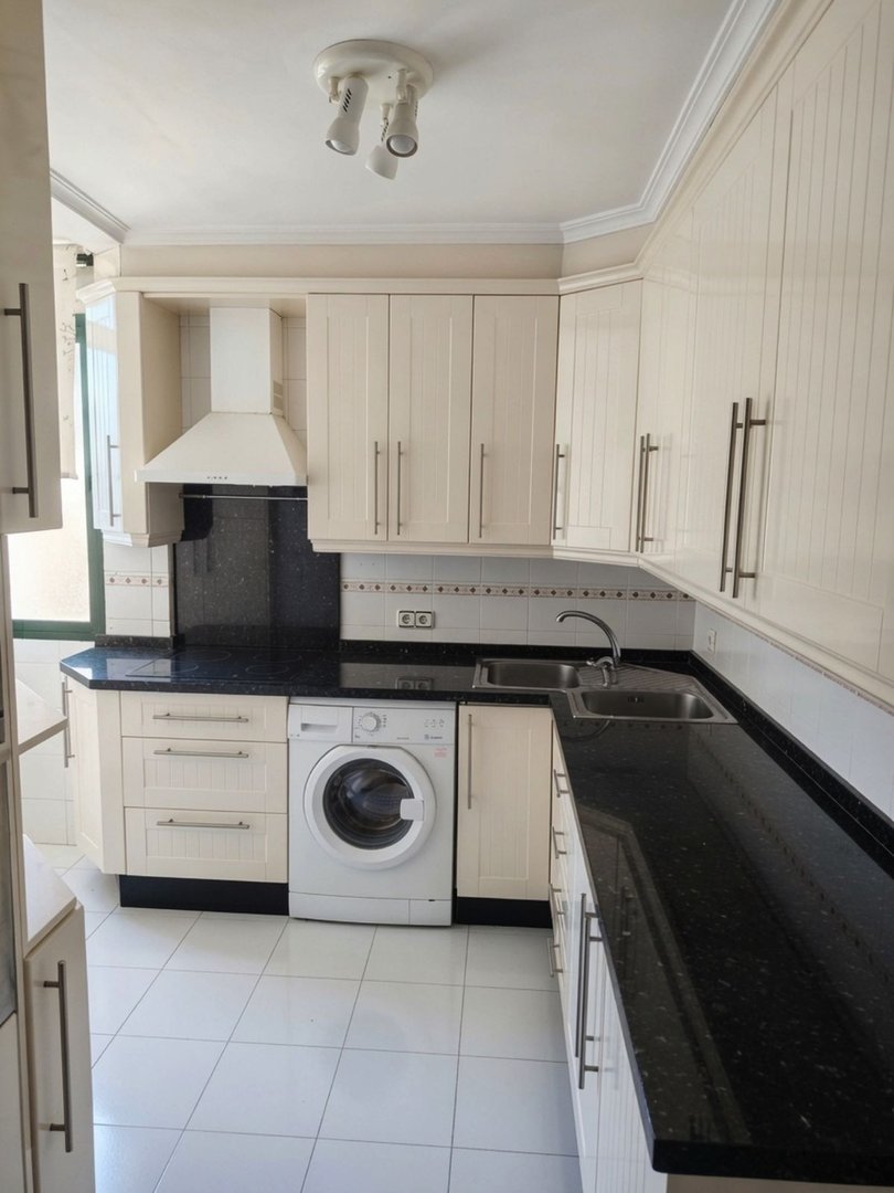 3 Bed Middle Floor Apartment in Marbella
