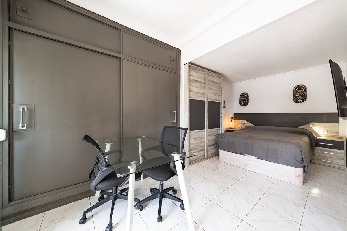 1 Bed Middle Floor Apartment in Marbella