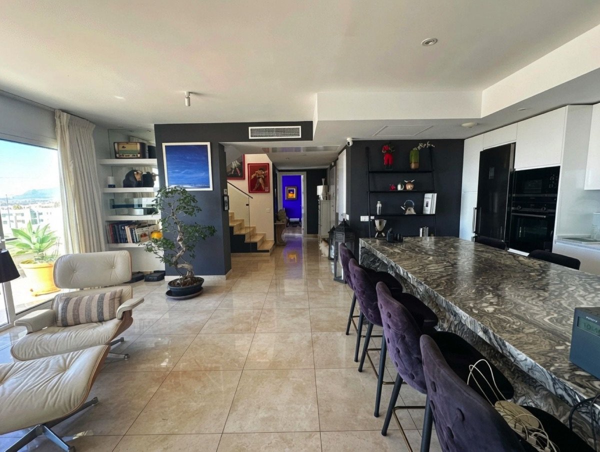 3 Bed Penthouse Duplex in Altos de los Monteros