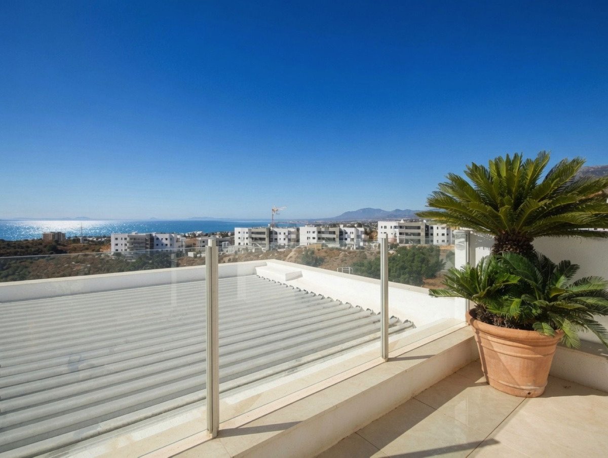 3 Bed Penthouse Duplex in Altos de los Monteros