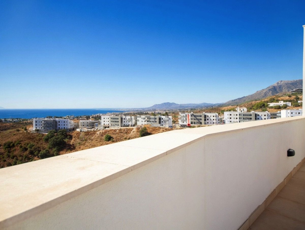 3 Bed Penthouse Duplex in Altos de los Monteros