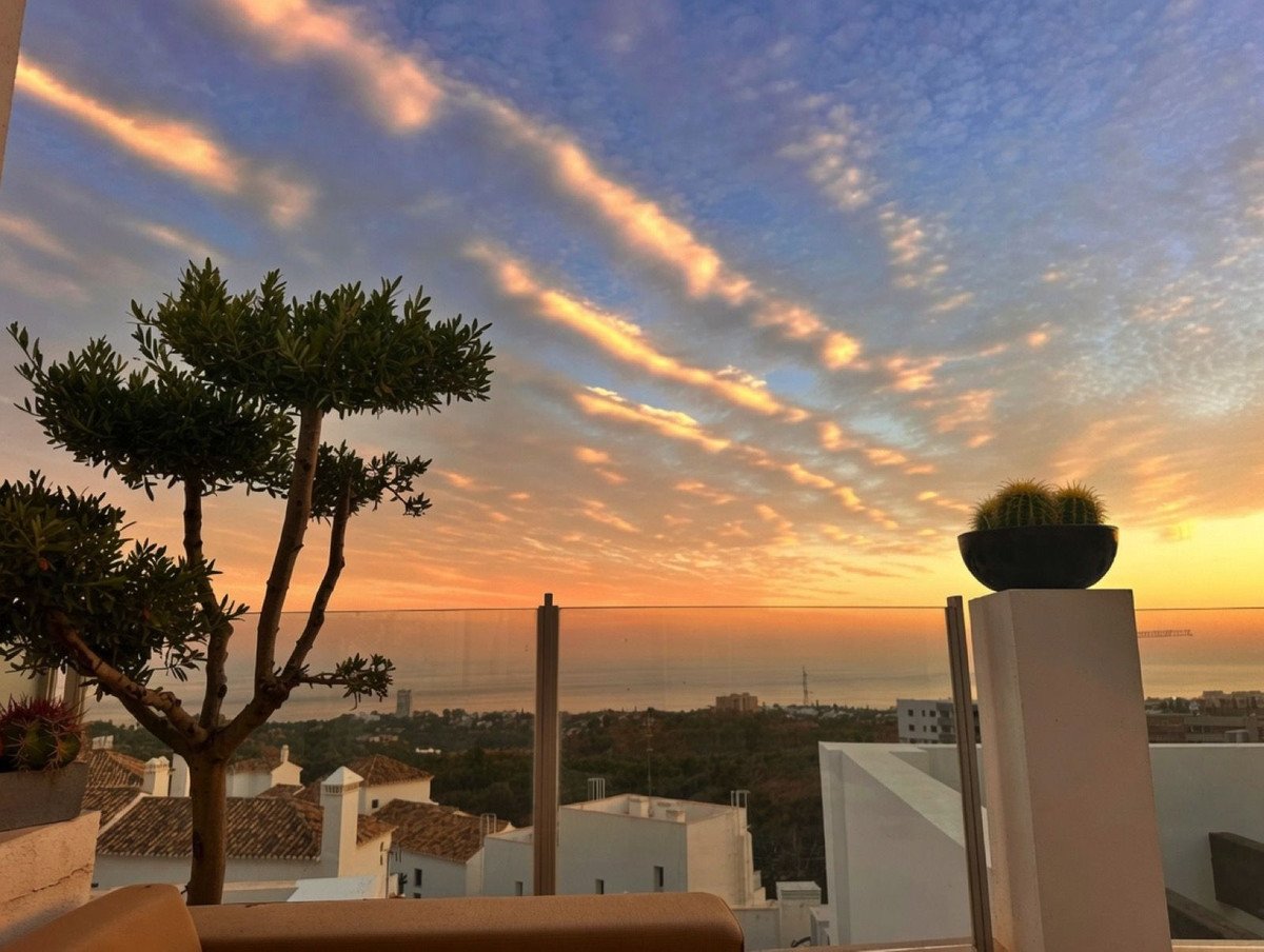 3 Bed Penthouse Duplex in Altos de los Monteros