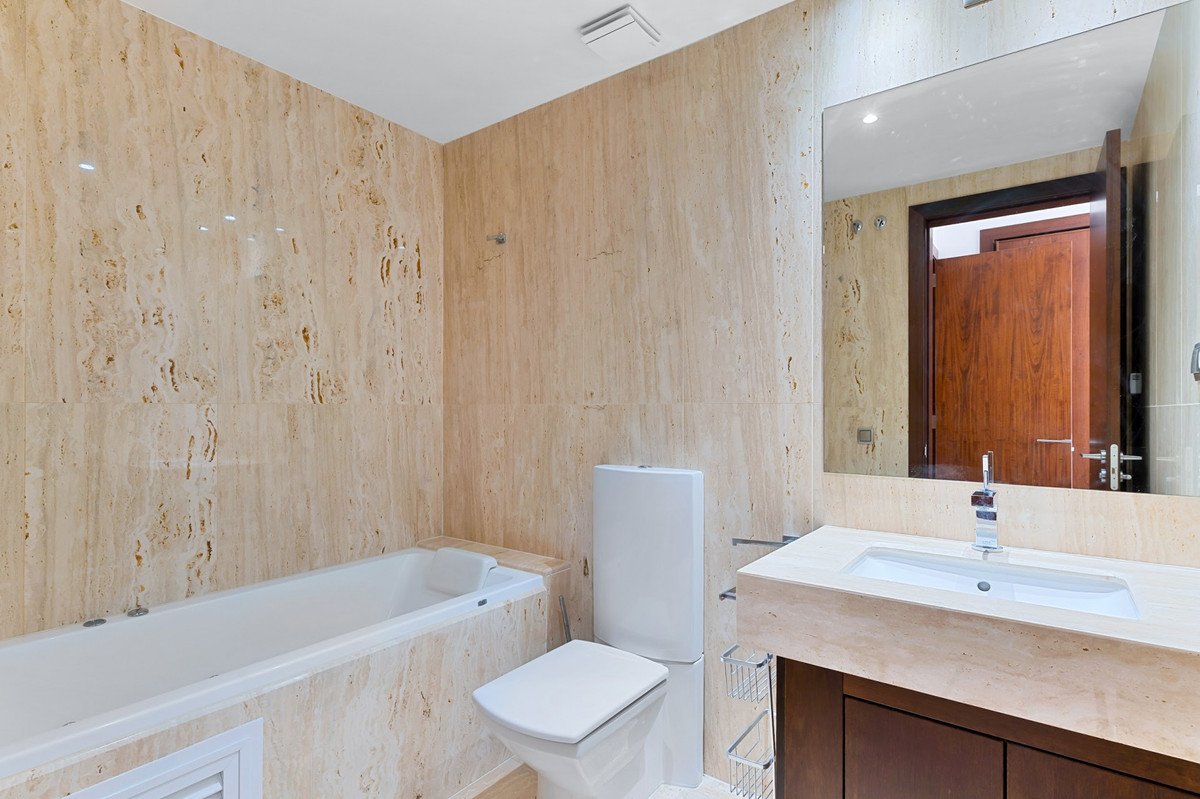 3 Bed Penthouse in Nueva Andalucía