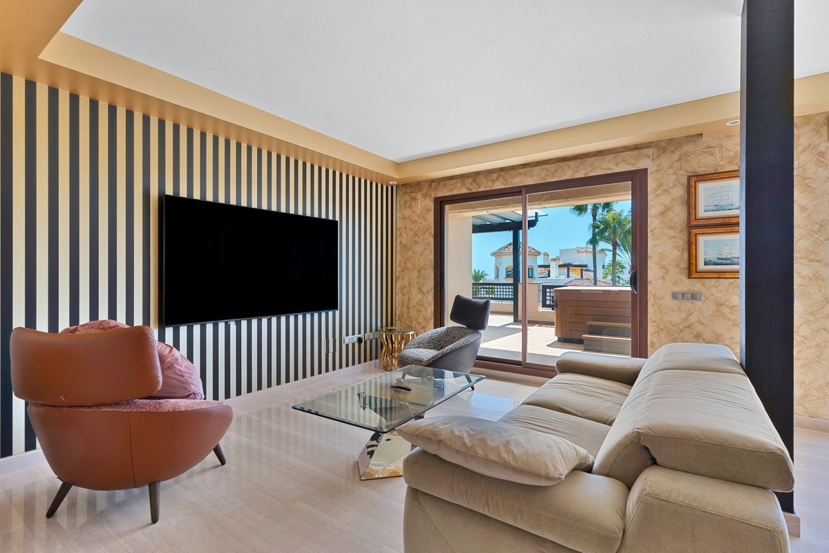 3 Bed Penthouse in Nueva Andalucía