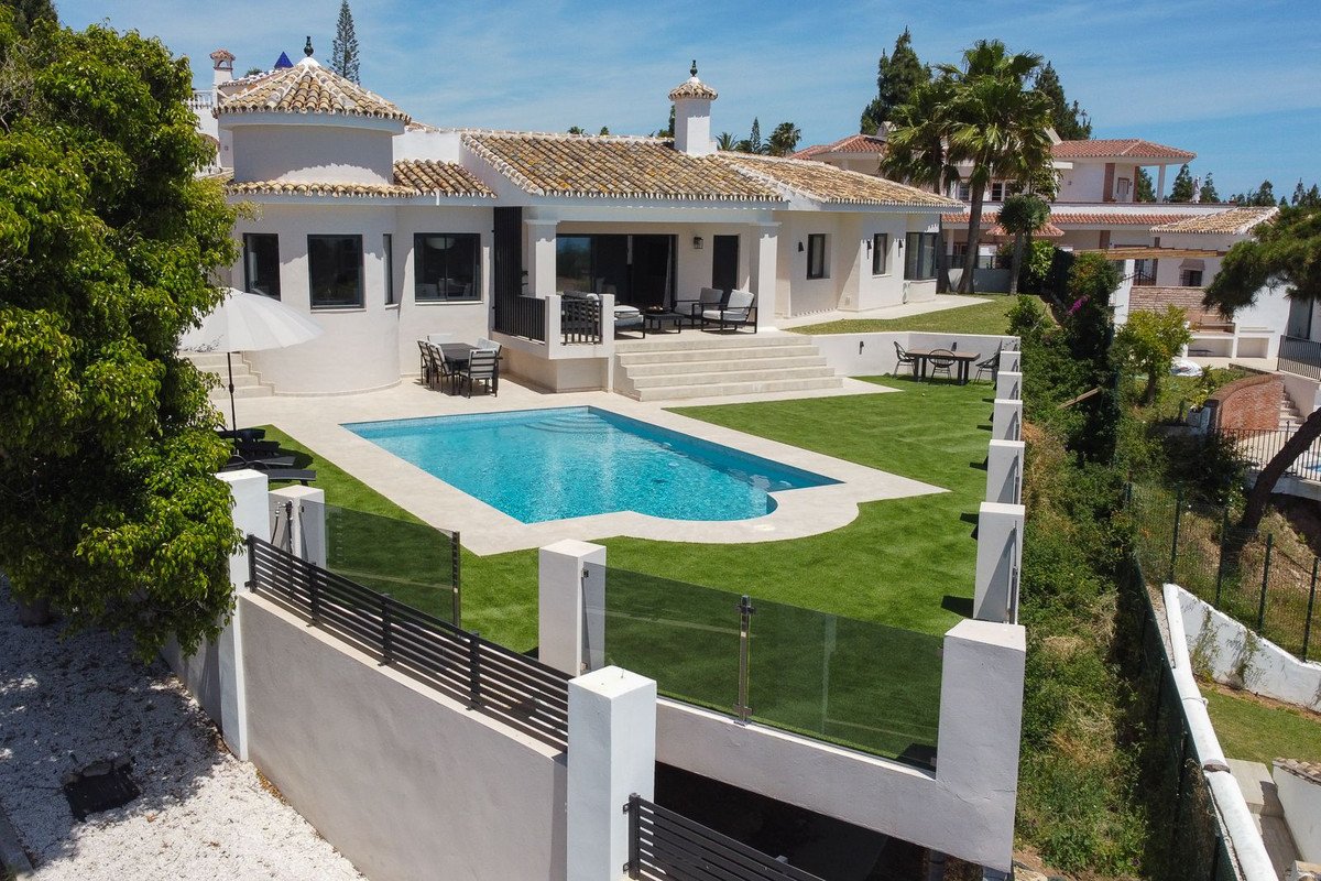 4 Bed Detached Villa in El Chaparral