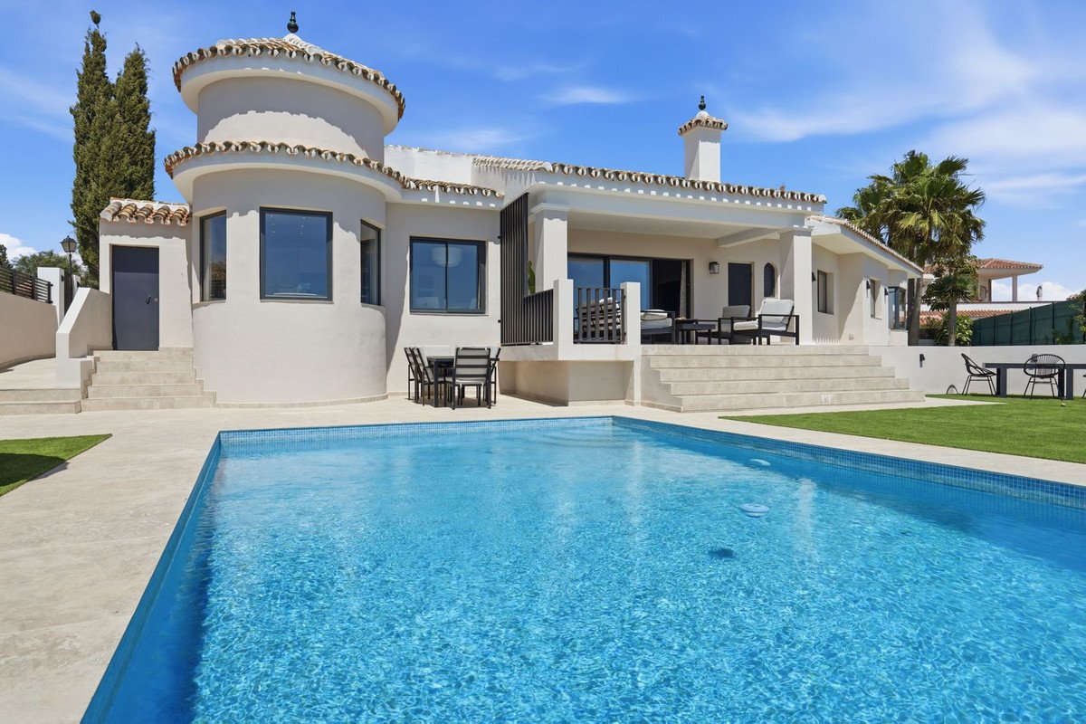 4 Bed Detached Villa in El Chaparral