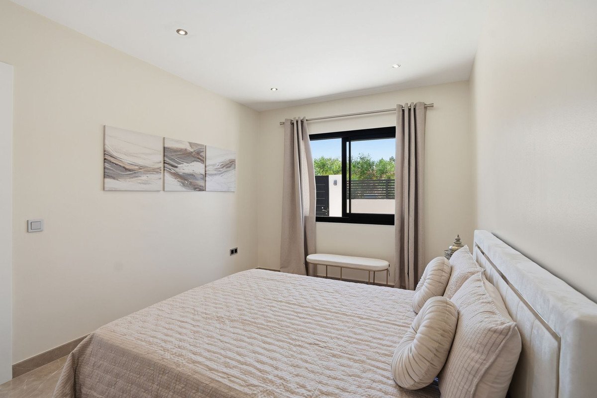 4 Bed Detached Villa in El Chaparral