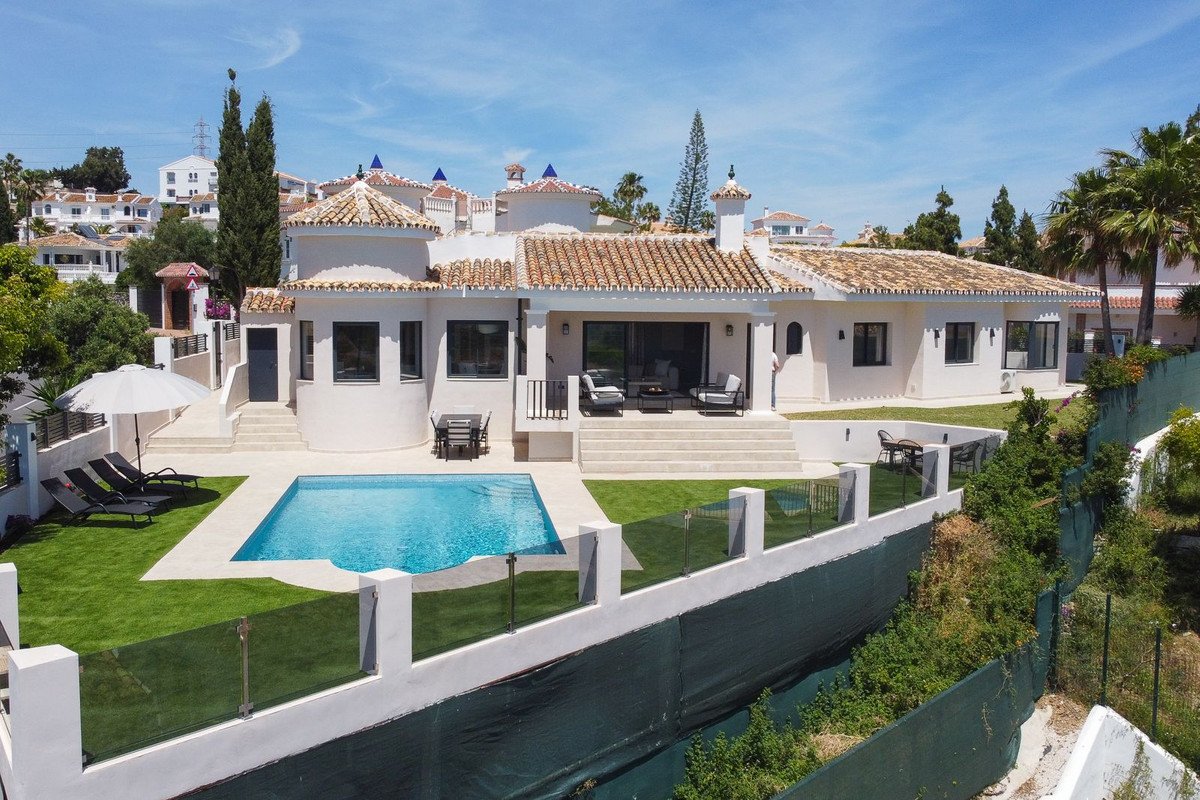 4 Bed Detached Villa in El Chaparral