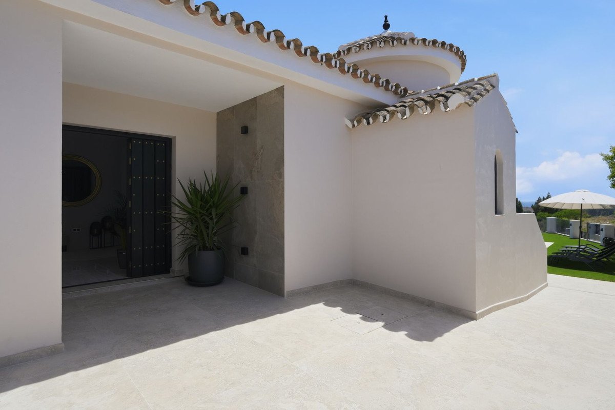 4 Bed Detached Villa in El Chaparral