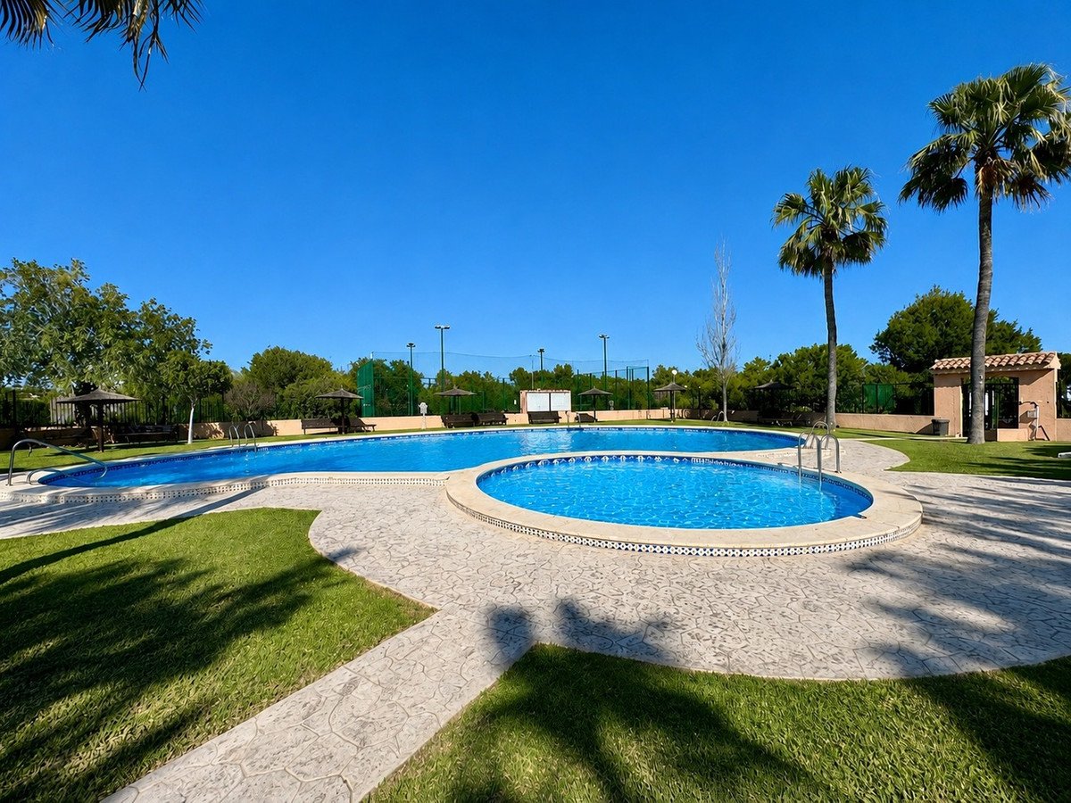 3 Bed Townhouse in Los Altos