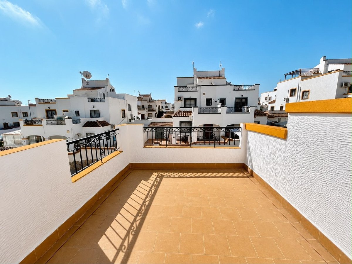 3 Bed Townhouse in Los Altos