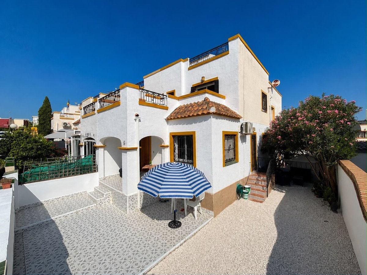 3 Bed Townhouse in Los Altos