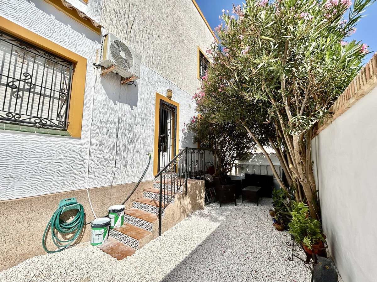 3 Bed Townhouse in Los Altos