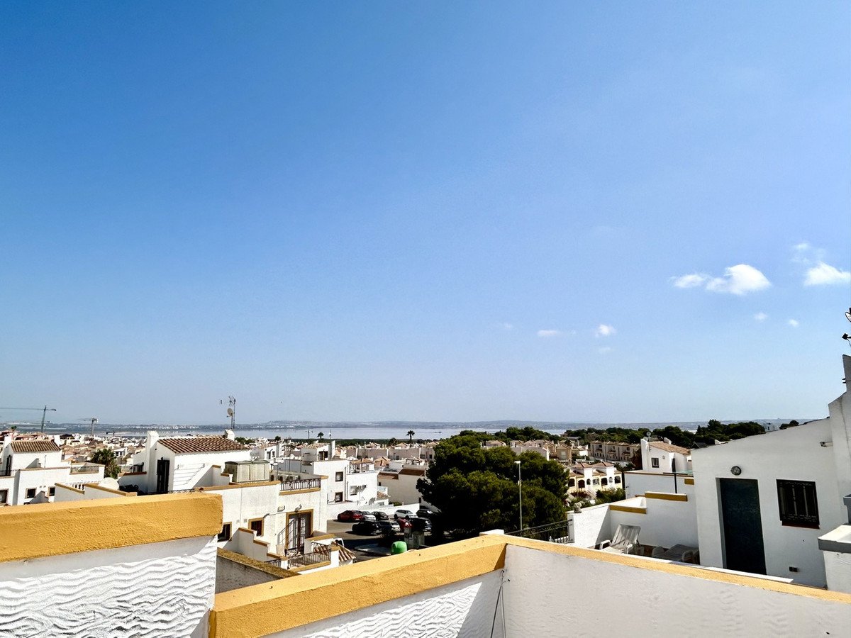 3 Bed Townhouse in Los Altos