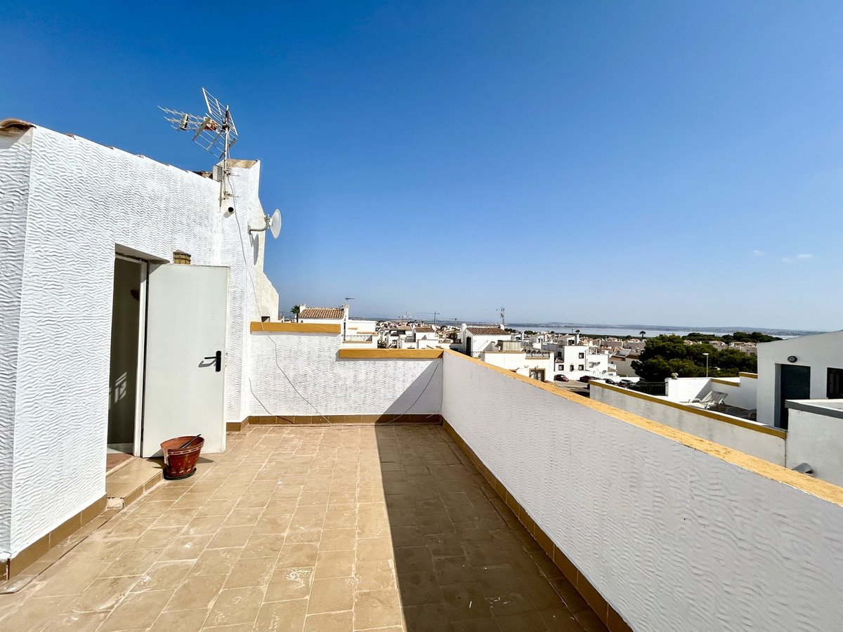 3 Bed Townhouse in Los Altos