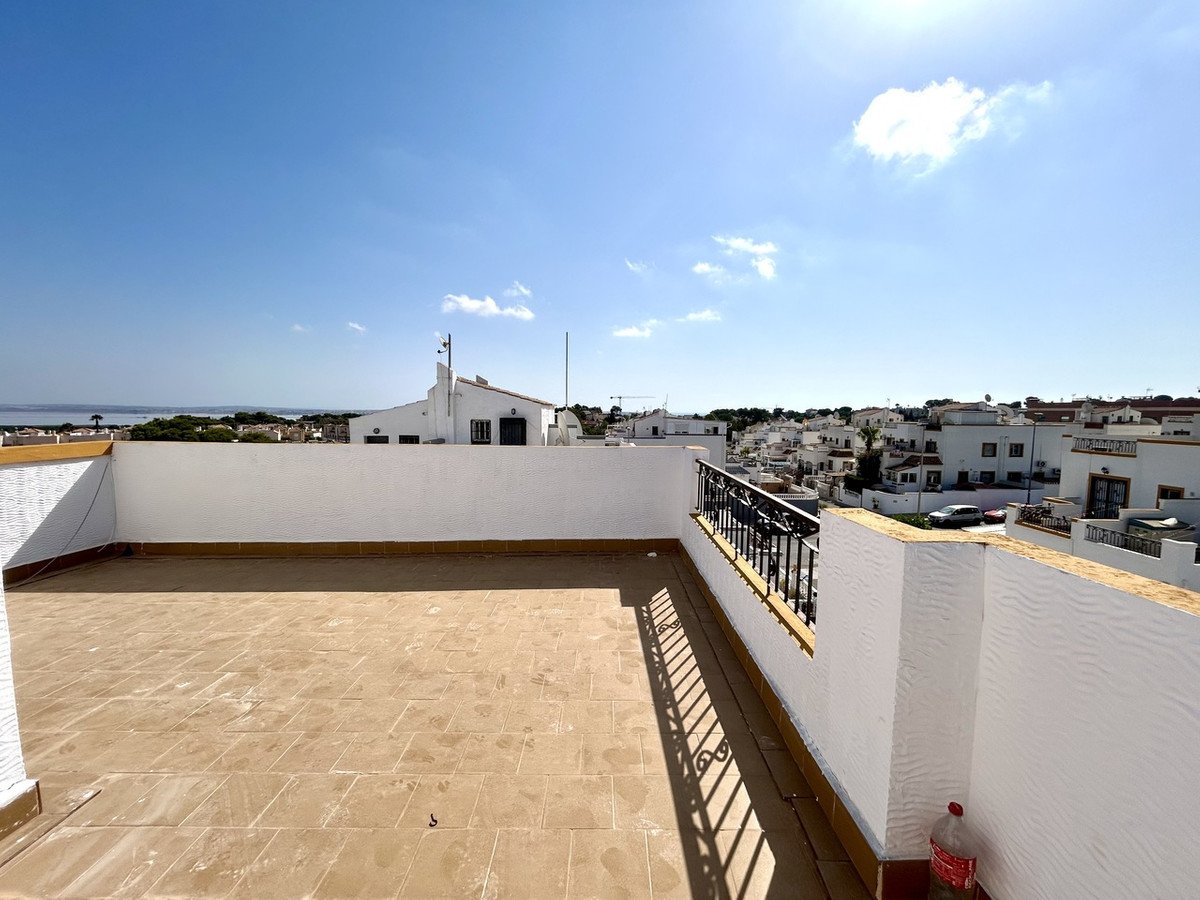 3 Bed Townhouse in Los Altos