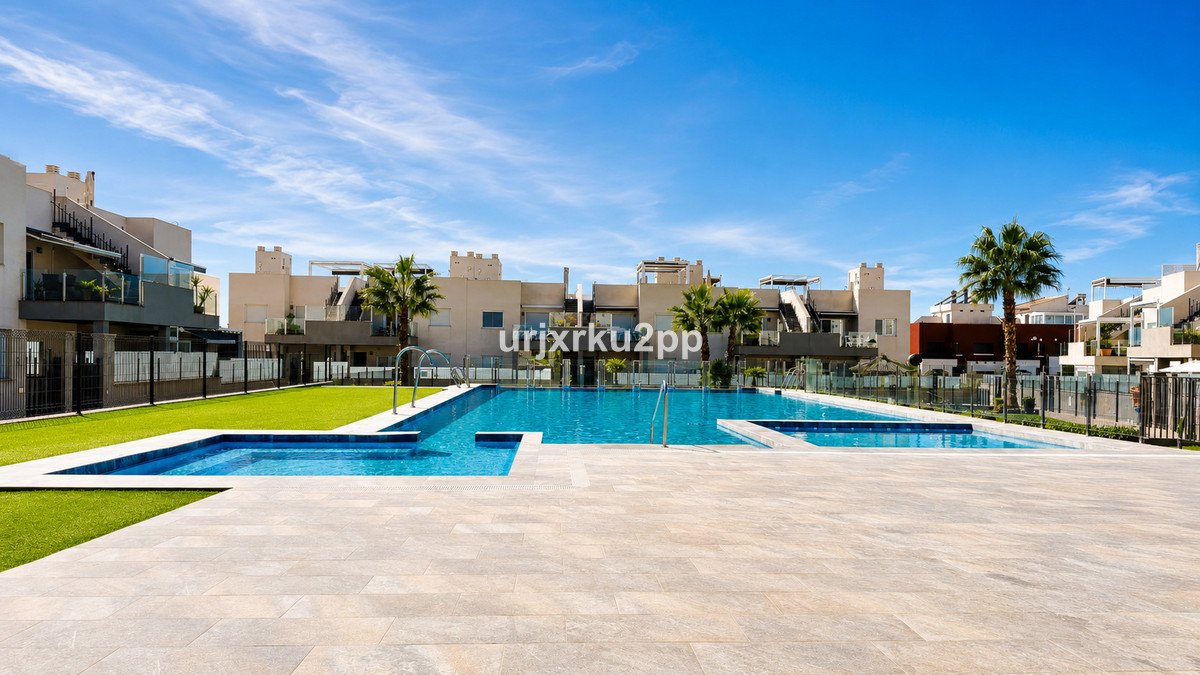 2 Bed Ground Floor Apartment in Aguas Nuevas