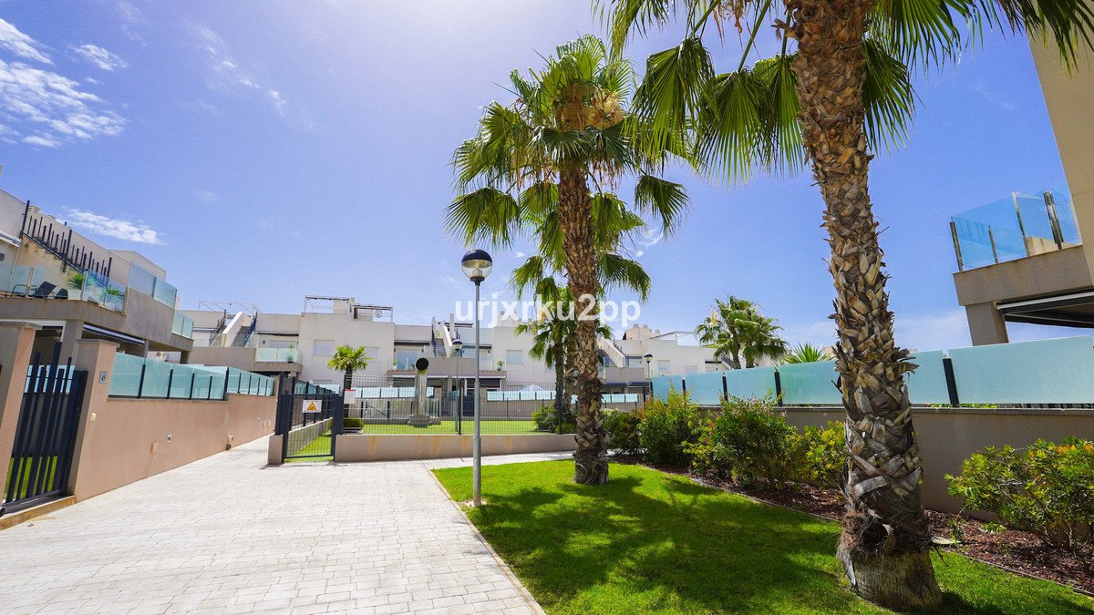 2 Bed Ground Floor Apartment in Aguas Nuevas