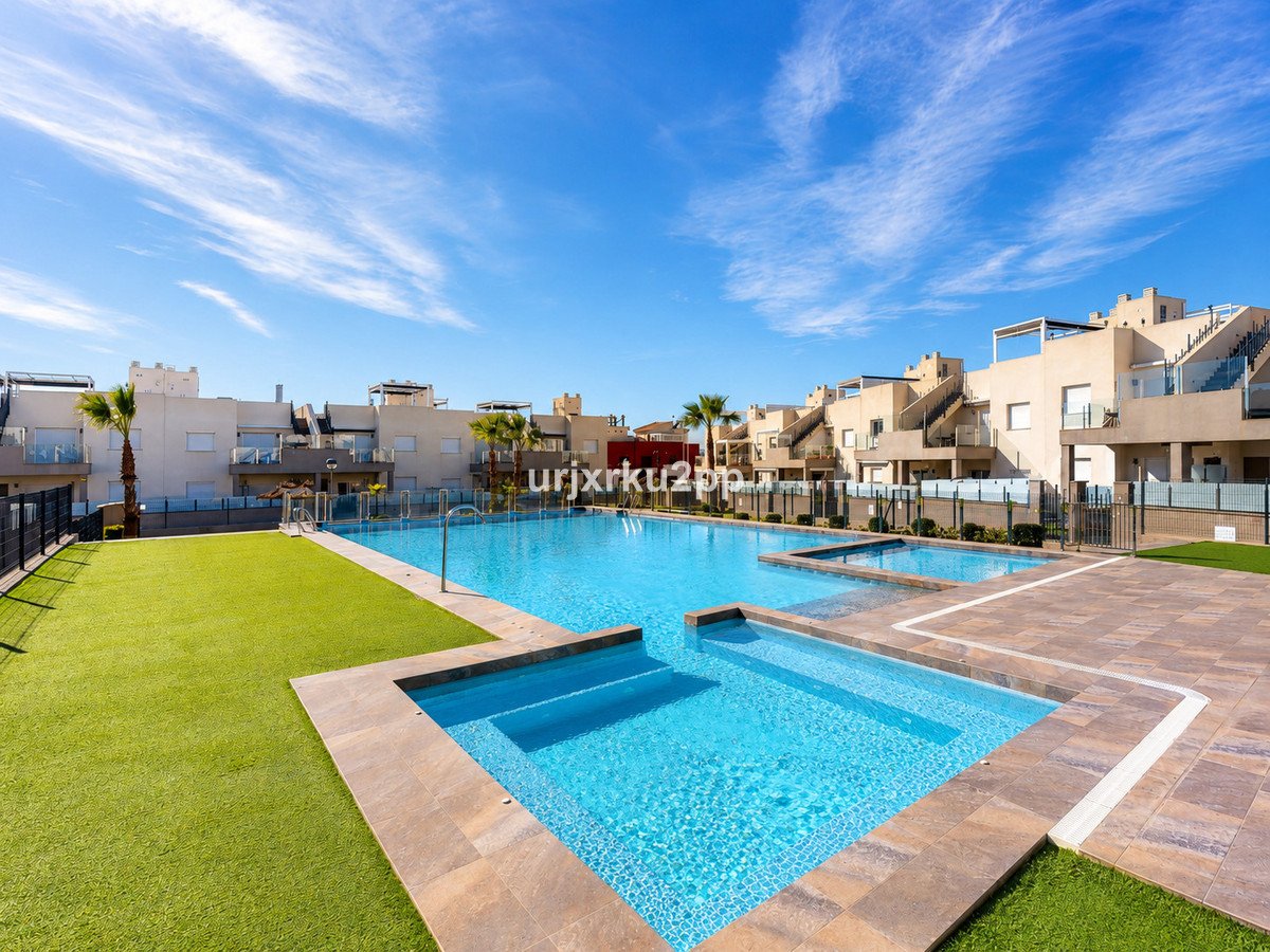 2 Bed Ground Floor Apartment in Aguas Nuevas