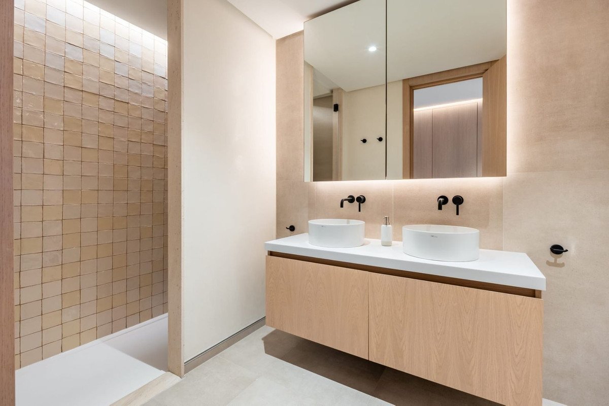 3 Bed Middle Floor Apartment in Málaga