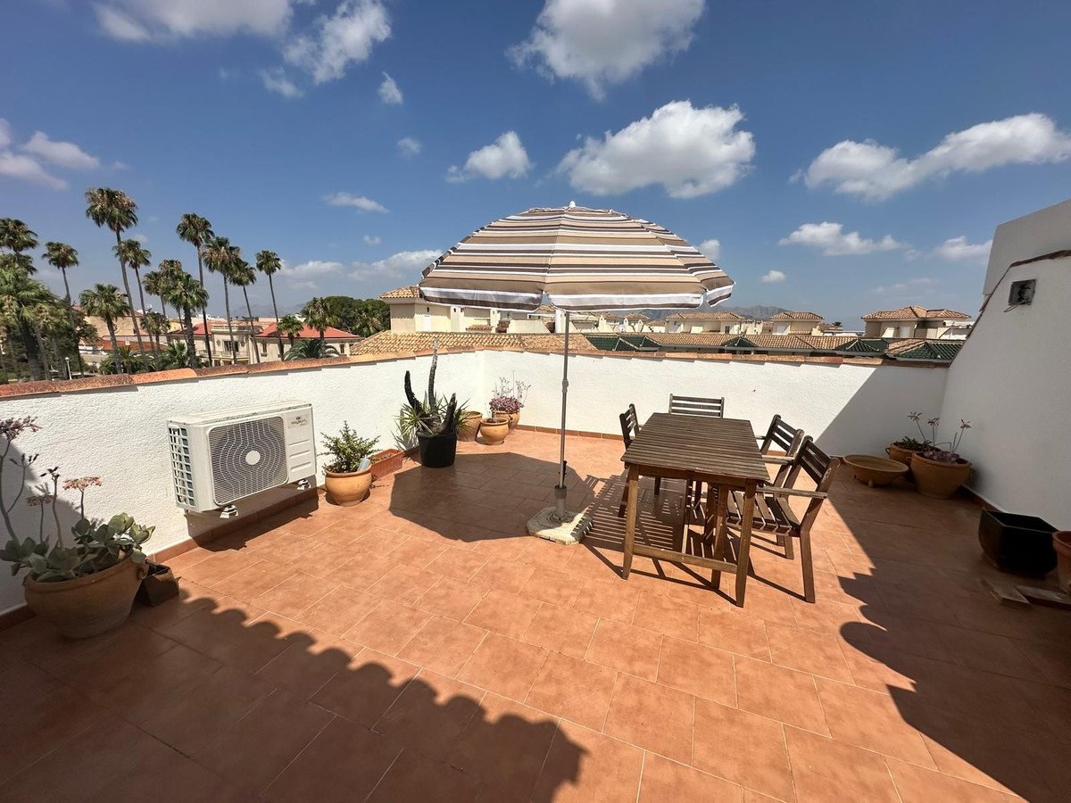 2 Bed Top Floor Apartment in Jacarilla