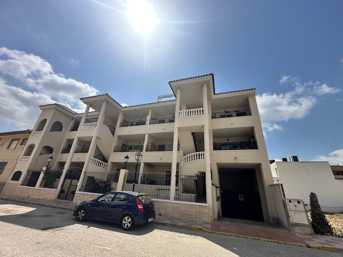 2 Bed Top Floor Apartment in Jacarilla