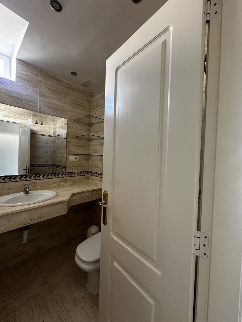 2 Bed Middle Floor Apartment in Nueva Andalucía