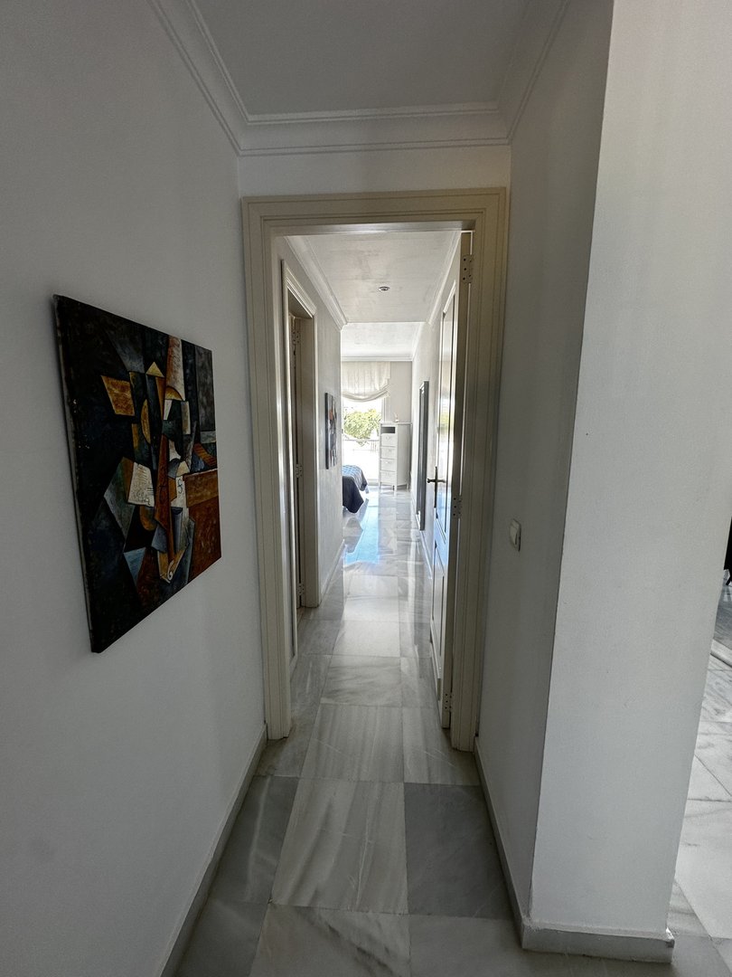 2 Bed Middle Floor Apartment in Nueva Andalucía