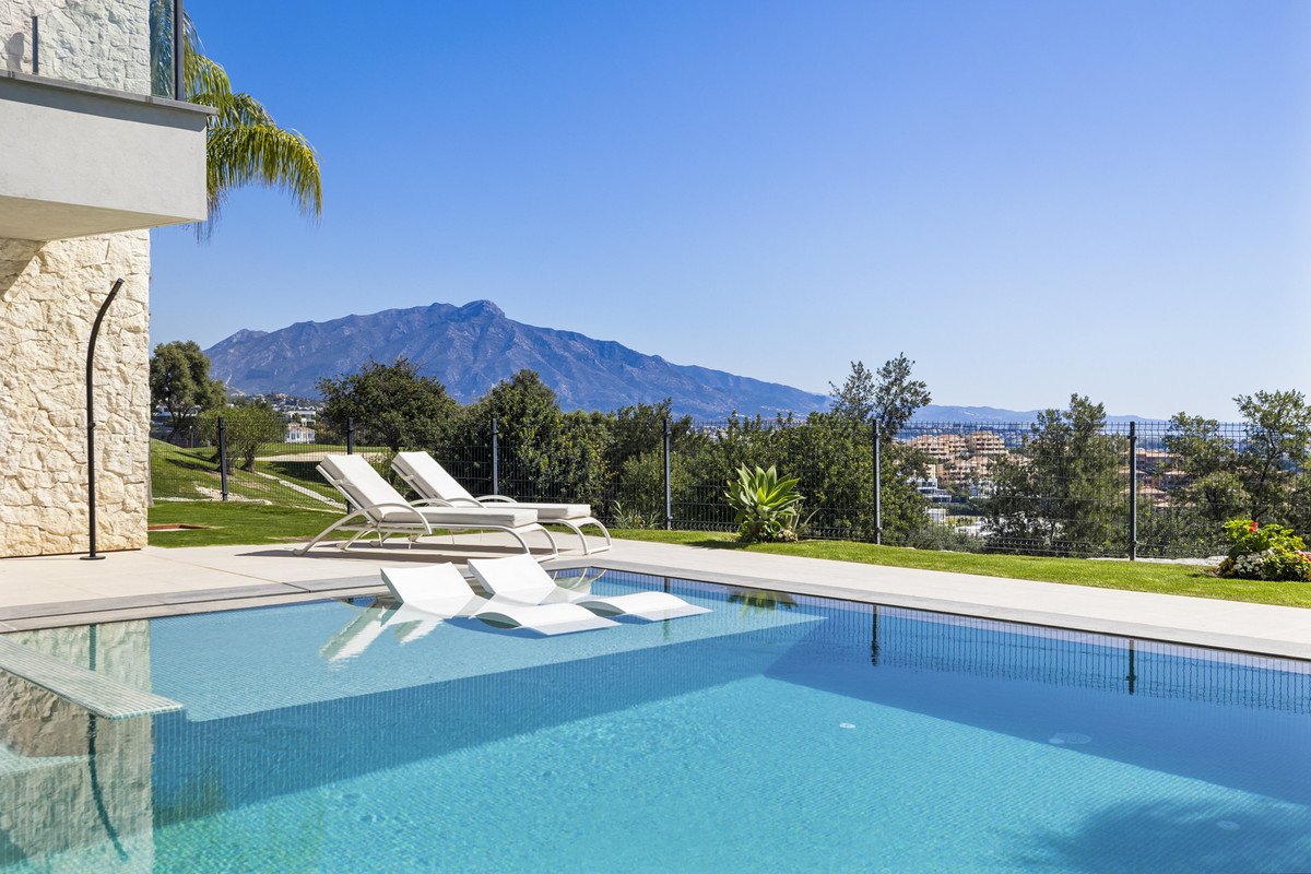 5 Bed Detached Villa in Benahavís