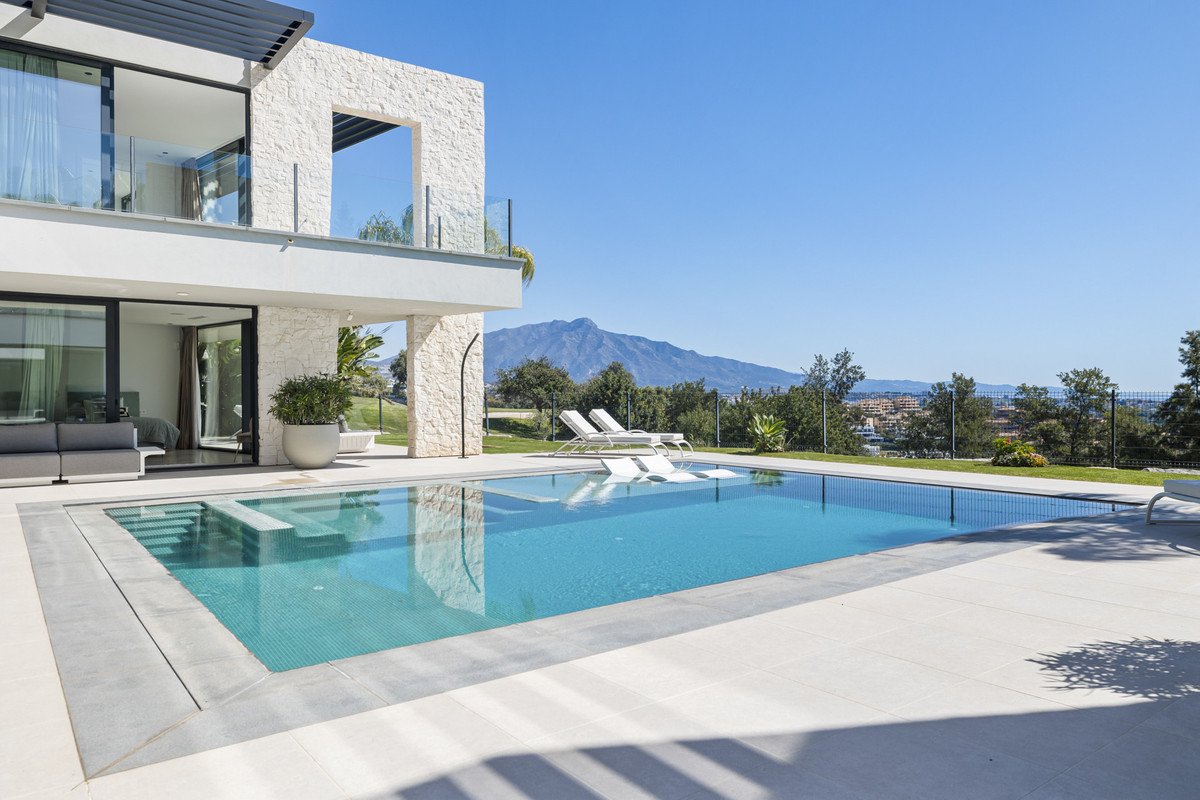 5 Bed Detached Villa in Benahavís