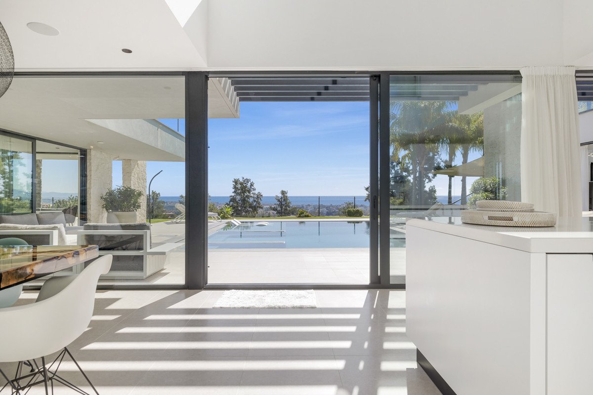 5 Bed Detached Villa in Benahavís