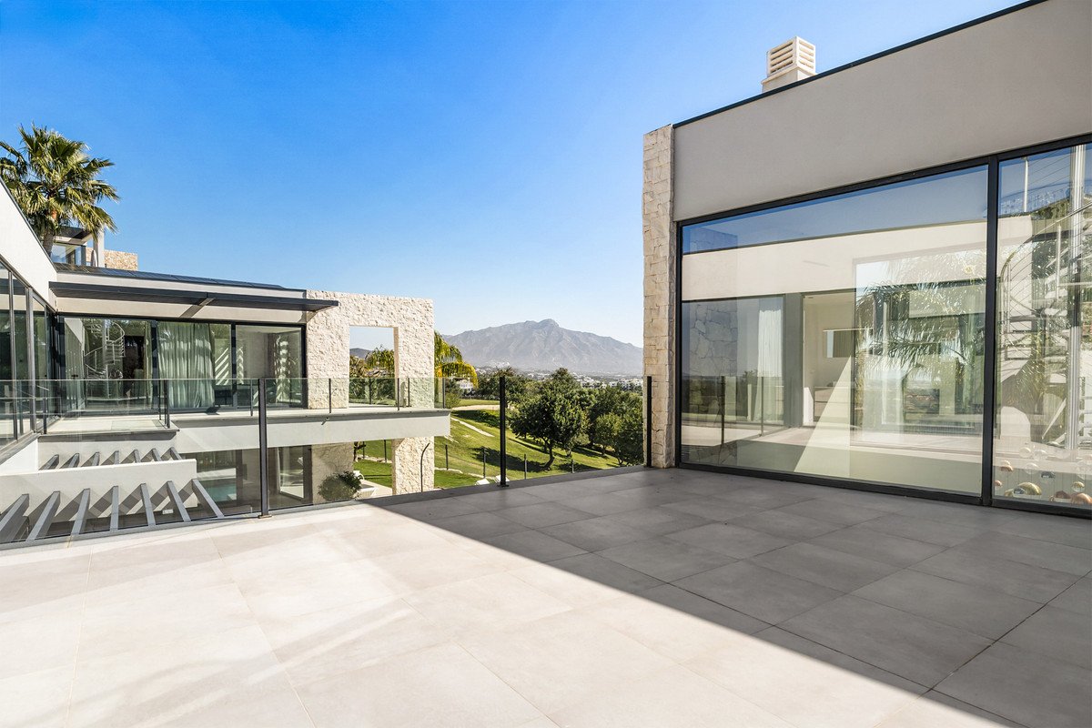 5 Bed Detached Villa in Benahavís