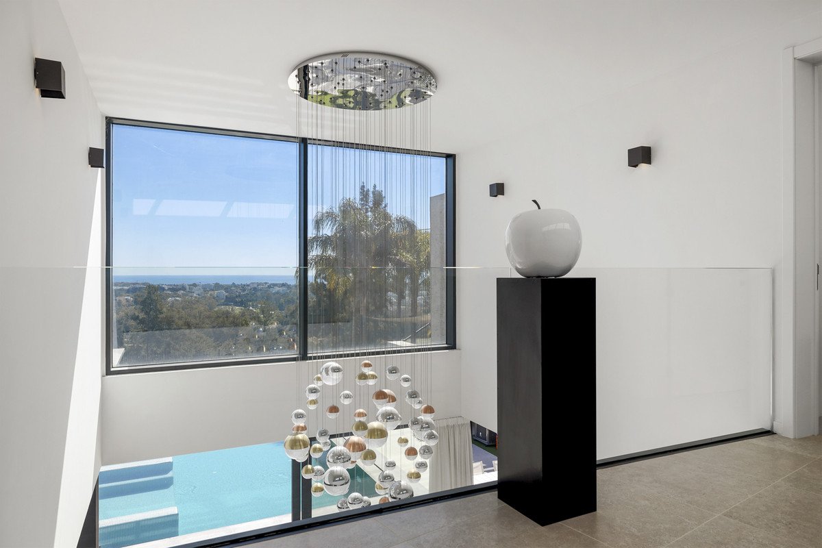 5 Bed Detached Villa in Benahavís