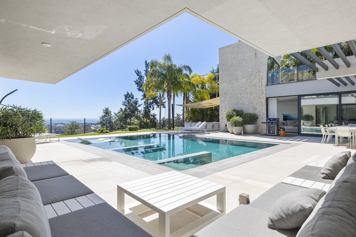 5 Bed Detached Villa in Benahavís
