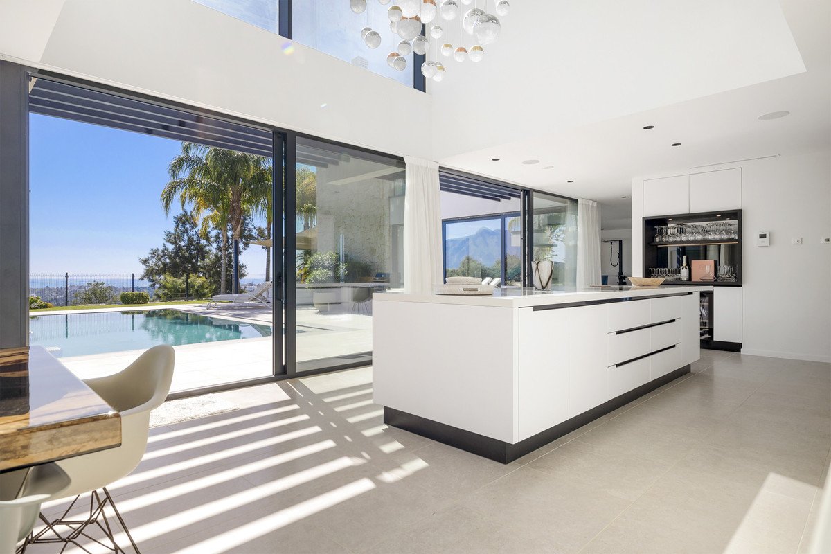 5 Bed Detached Villa in Benahavís