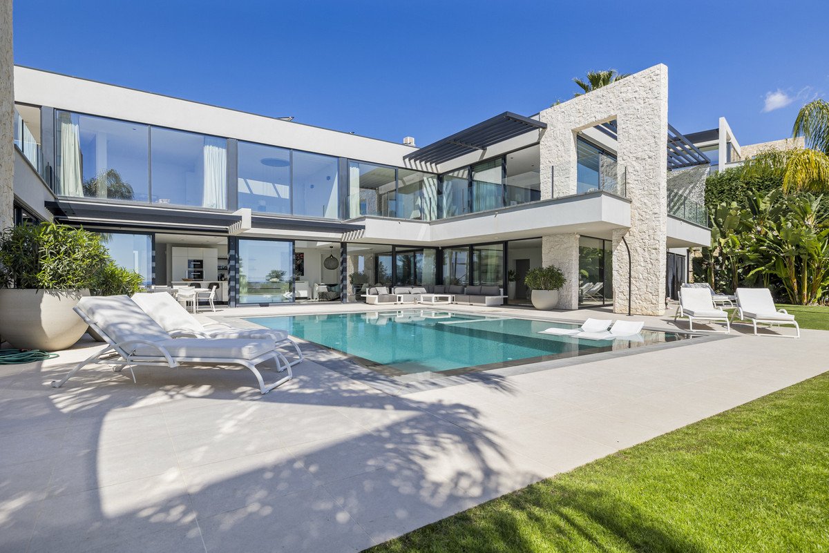 5 Bed Detached Villa in Benahavís