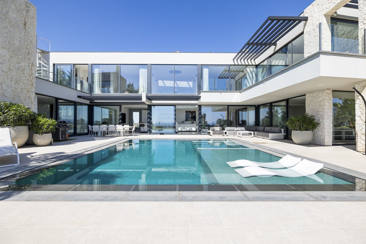 5 Bed Detached Villa in Benahavís