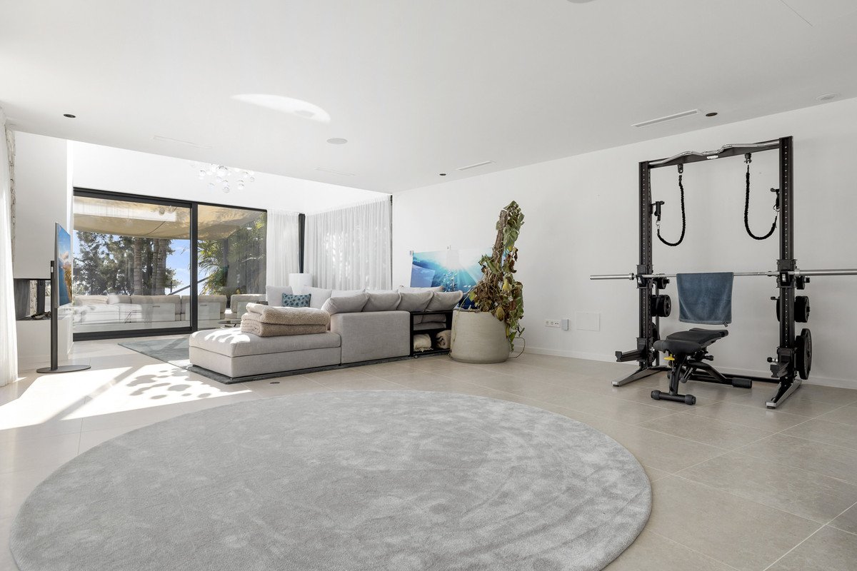 5 Bed Detached Villa in Benahavís